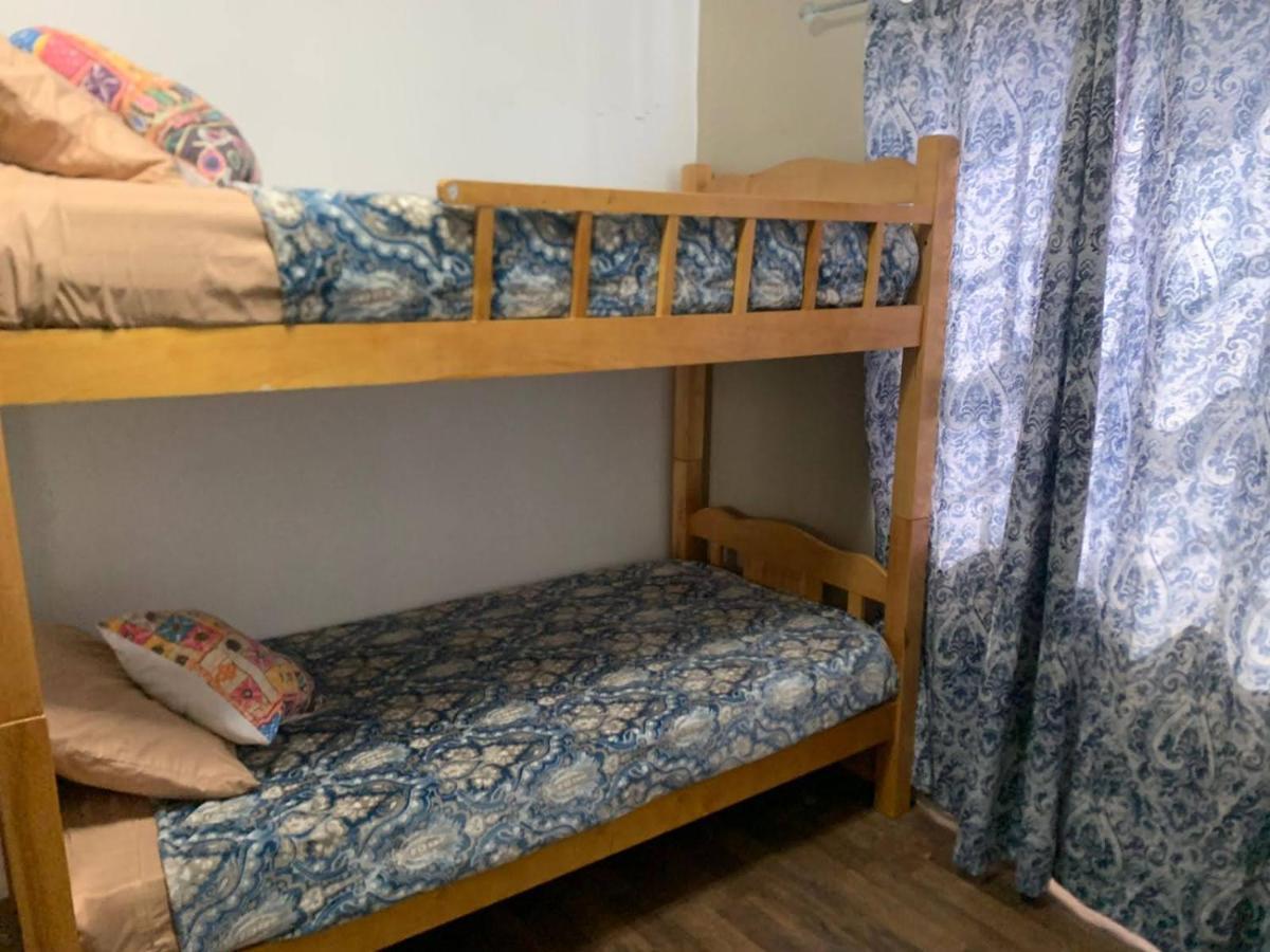 Pista Q Hostel And Apartments Oranjestad Dış mekan fotoğraf