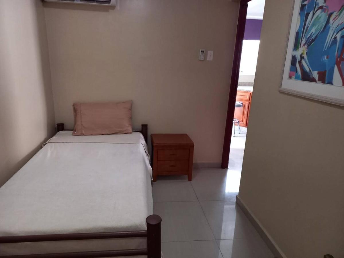Pista Q Hostel And Apartments Oranjestad Dış mekan fotoğraf