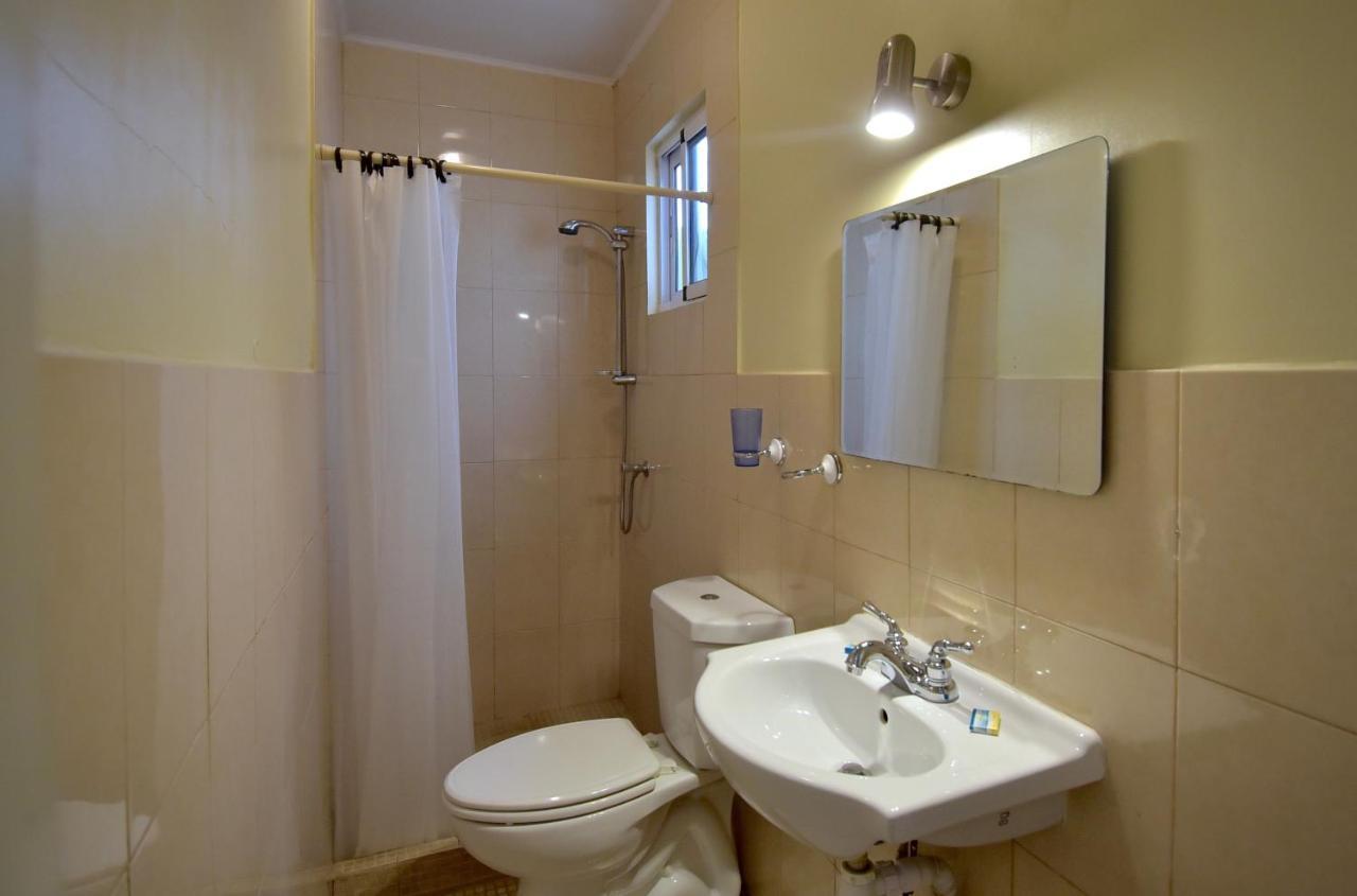 Pista Q Hostel And Apartments Oranjestad Dış mekan fotoğraf