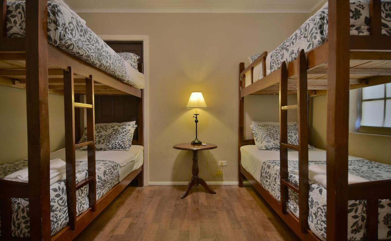 Pista Q Hostel And Apartments Oranjestad Dış mekan fotoğraf