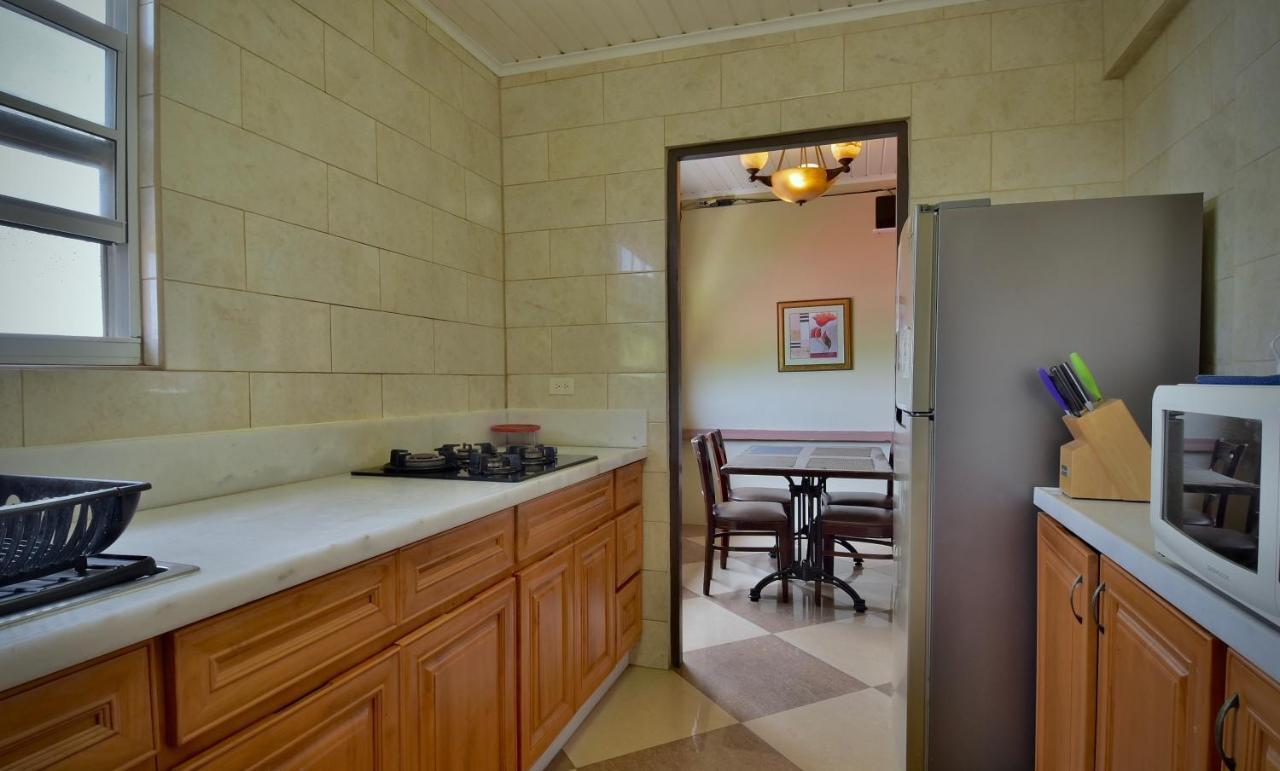 Pista Q Hostel And Apartments Oranjestad Dış mekan fotoğraf